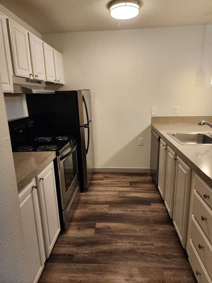 Highland Lofts Apartments - Photo 5 of 47