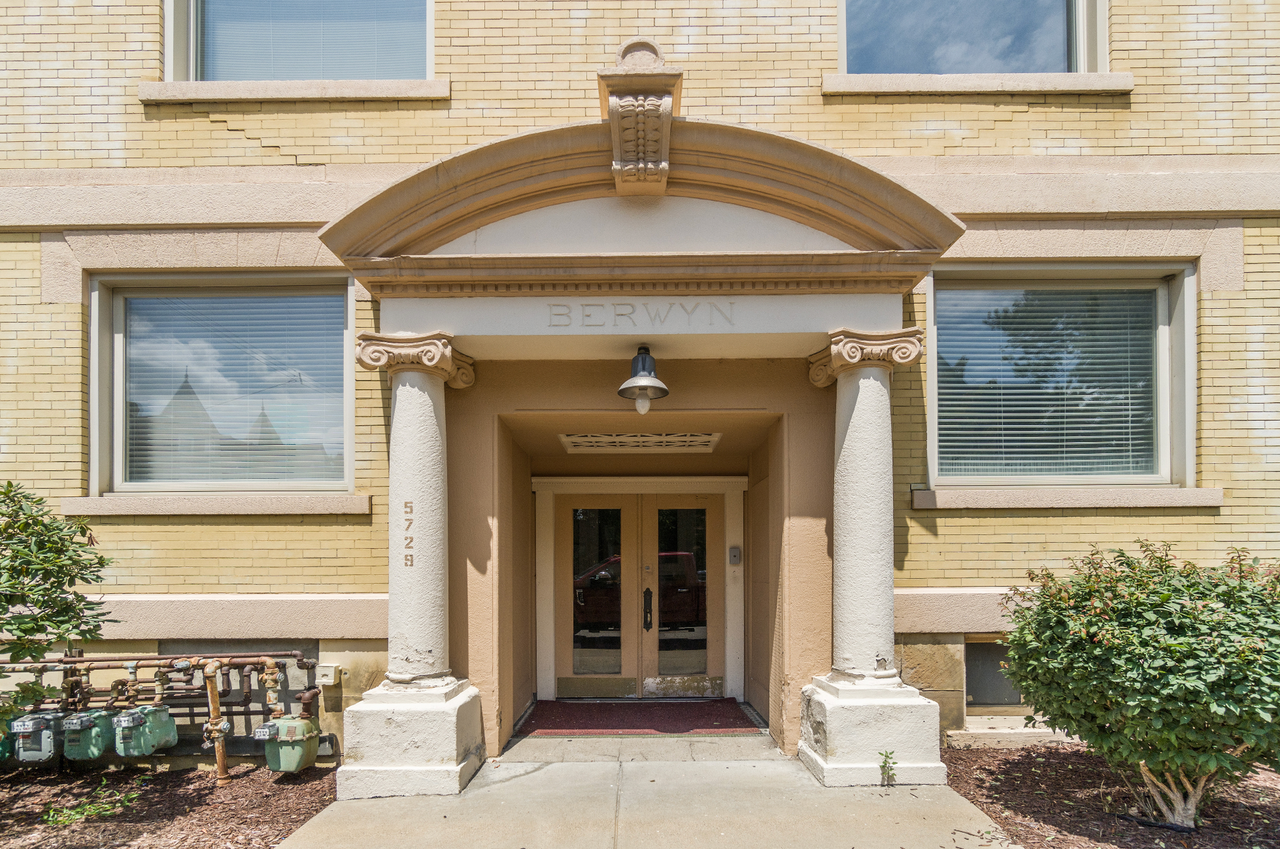 5729 Holden Street - Photo 2 of 5