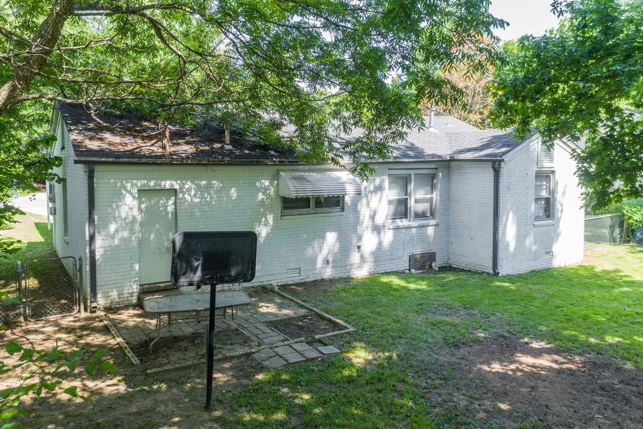 311 N 41st St - Photo 4 of 18