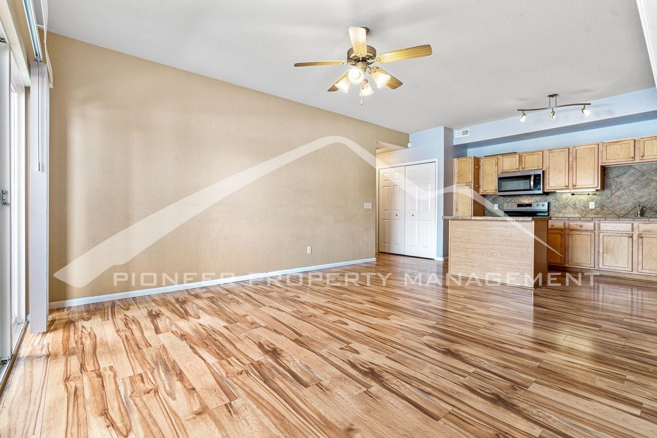 22960 E Roxbury Dr #A - Photo 3 of 18