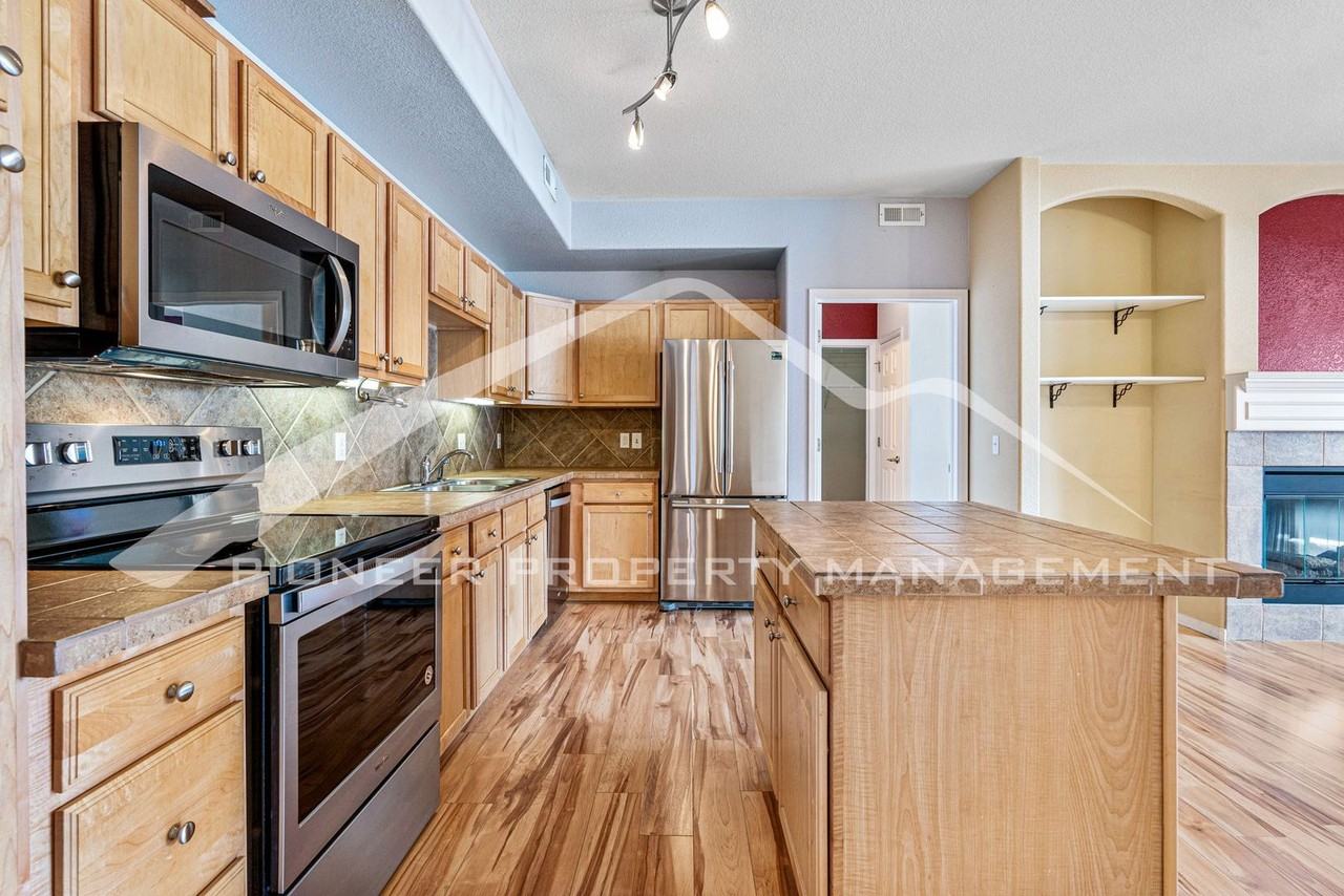 22960 E Roxbury Dr #A - Photo 6 of 18