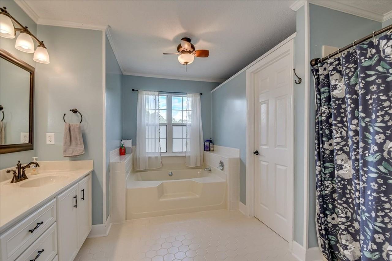 1156 Parkside Trl - Photo 4 of 46
