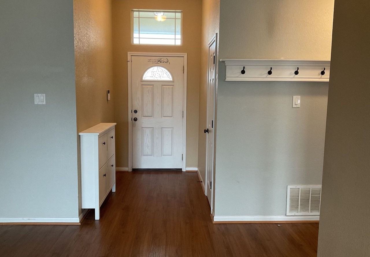 3508 Lauren St - Photo 2 of 25