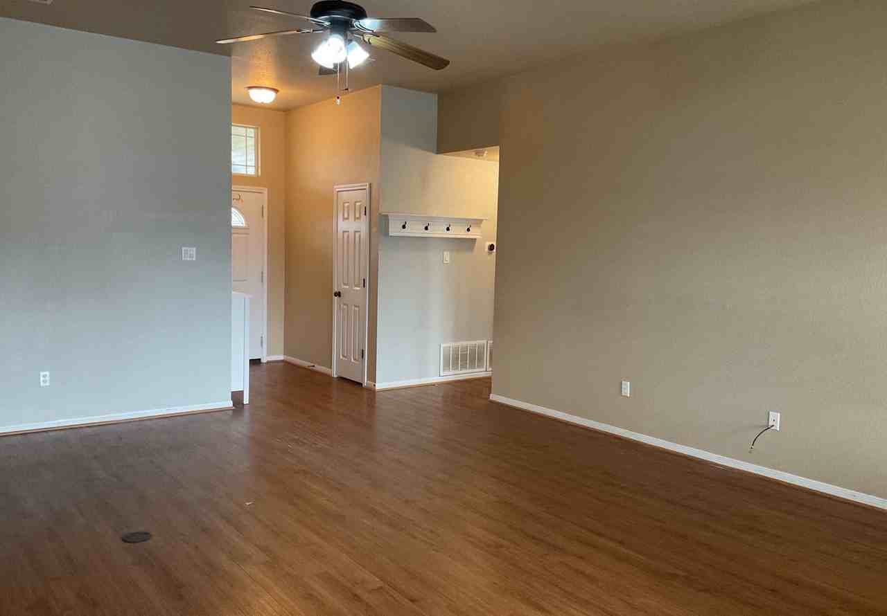 3508 Lauren St - Photo 3 of 25