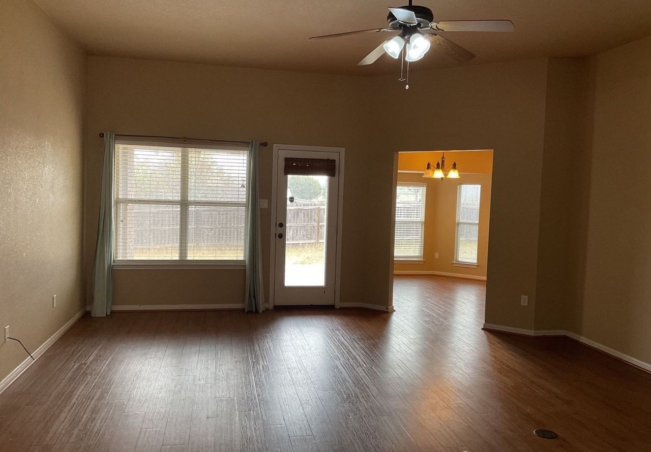 3508 Lauren St - Photo 4 of 25