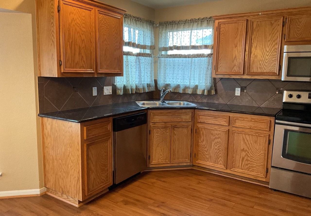 3508 Lauren St - Photo 7 of 25