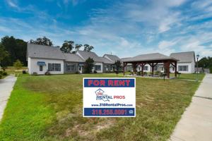 featured image of 901 901 - 929 S. Barnett Springs St.