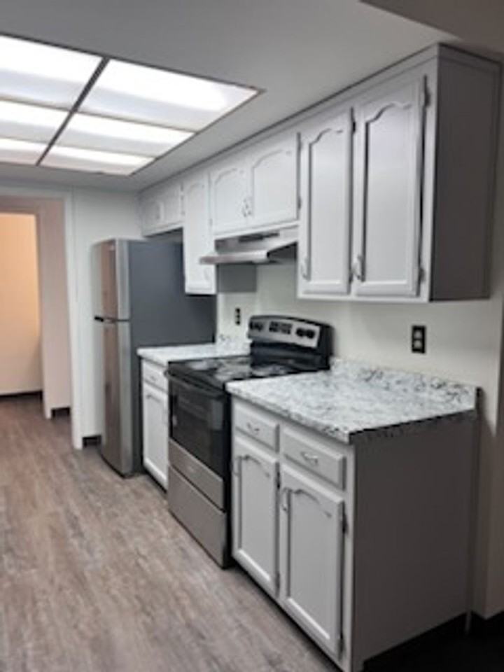261 W Alexander Ave - Photo 6 of 15