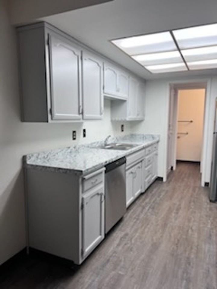 261 W Alexander Ave - Photo 7 of 15