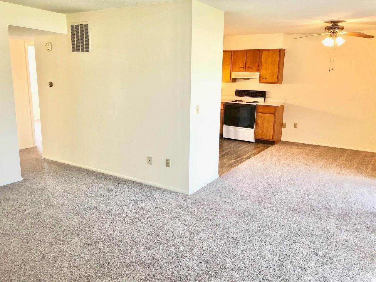 SUNSET BLVD APARTMENTS - Photo 6 of 27