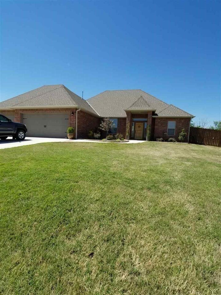 1211 Baybrook Dr - Photo 2 of 22