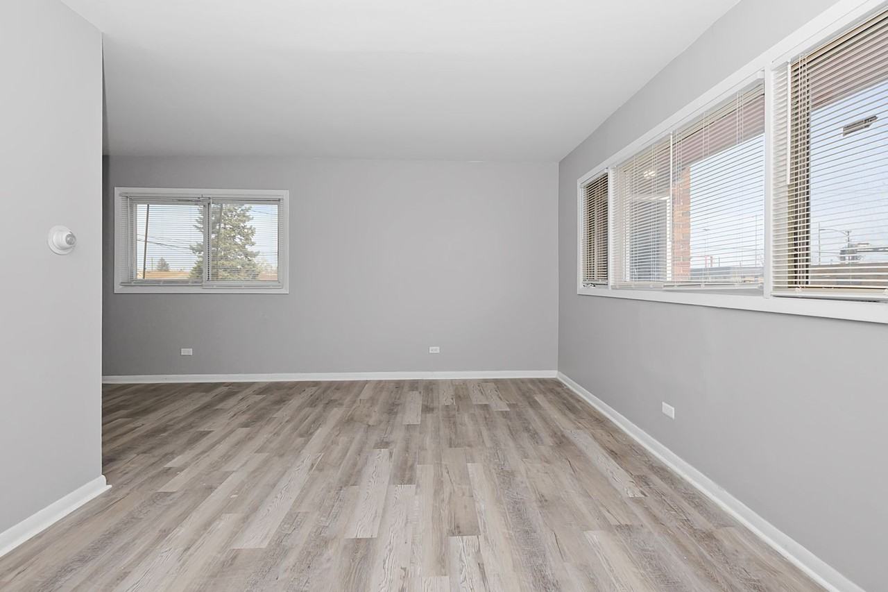 7806-7812 S Troy - Photo 5 of 18