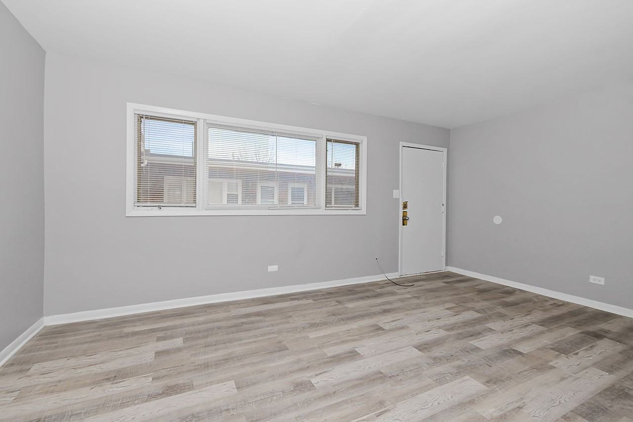 7806-7812 S Troy - Photo 6 of 18