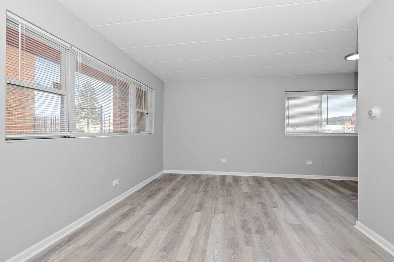 7806-7812 S Troy - Photo 5 of 16