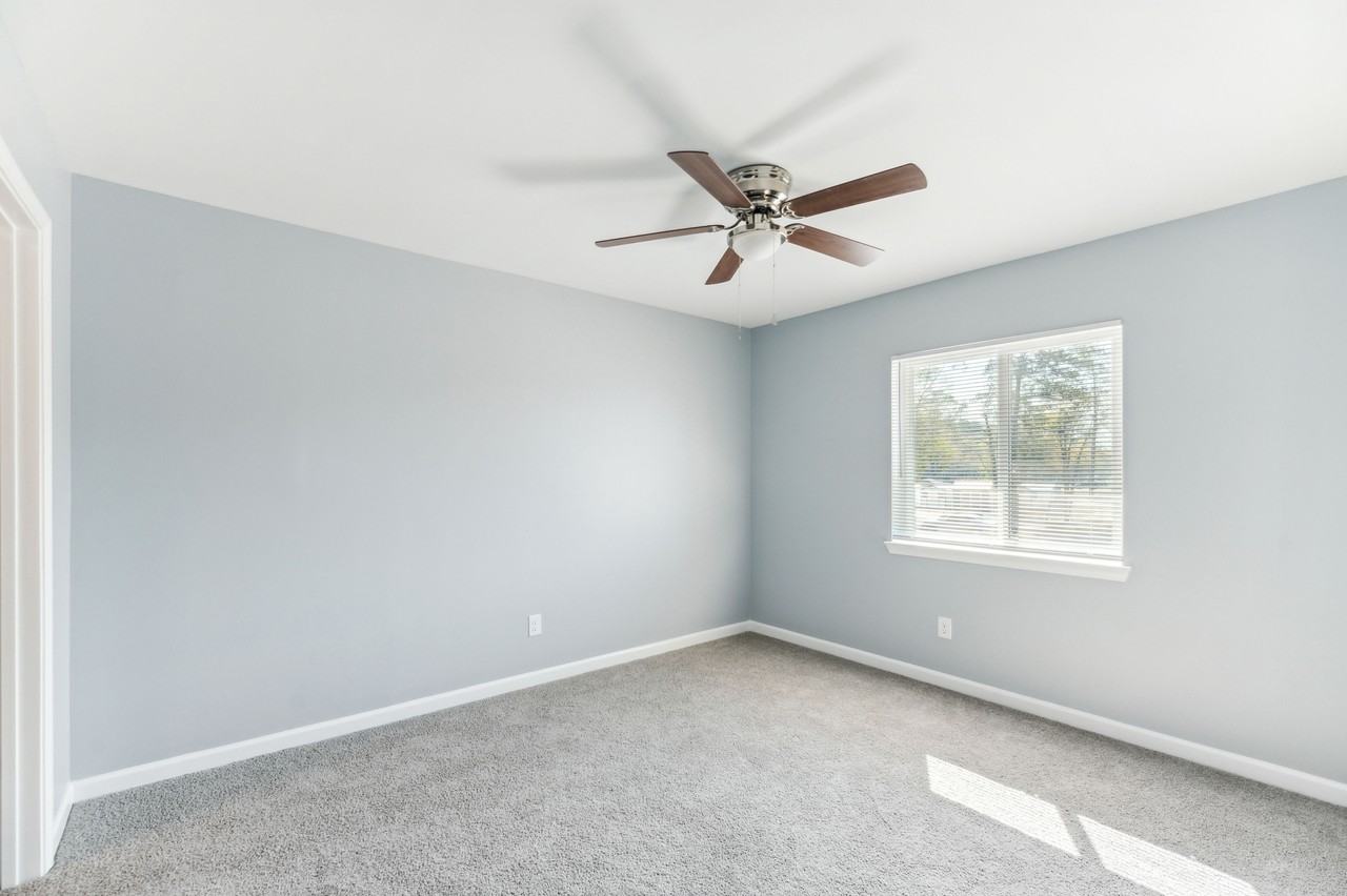 Hillcrest - Photo 5 of 15