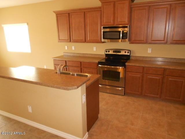 2744 E Lodgepole Dr - Photo 5 of 15