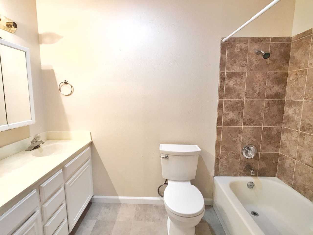 6001 Joaquin Murieta Ave - Photo 7 of 21