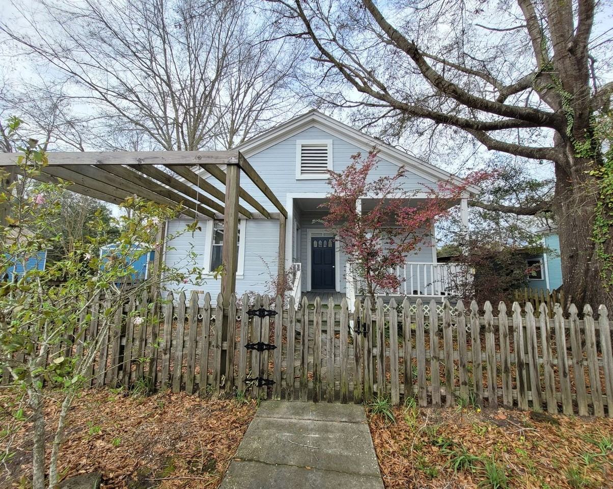 571 Church St - Photo 3 of 19