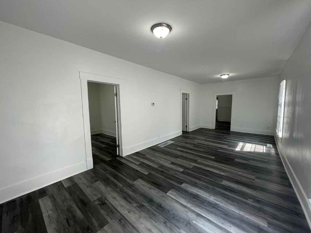 210 N Ash St - Photo 3 of 11