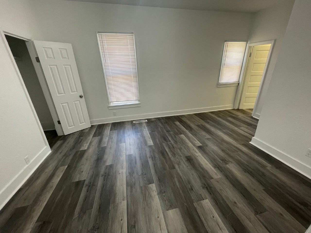 210 N Ash St - Photo 5 of 11