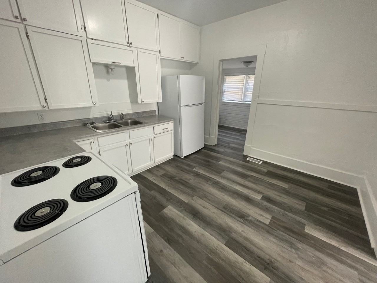 210 N Ash St - Photo 7 of 11