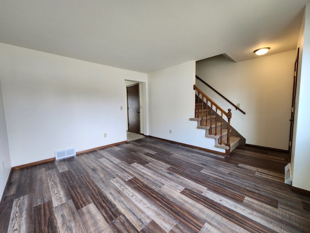 1205 Depere St - Photo 3 of 13