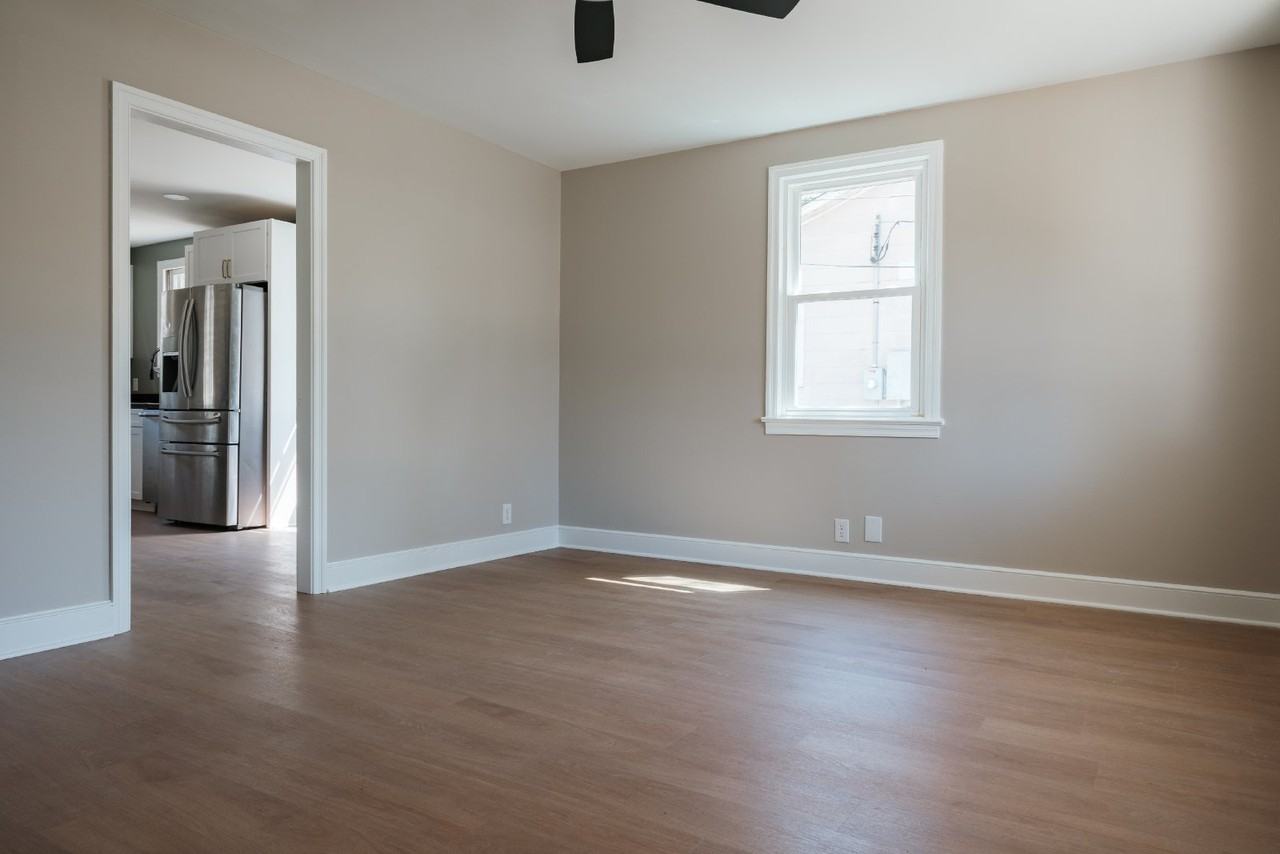 332 Guilford St - Photo 7 of 33