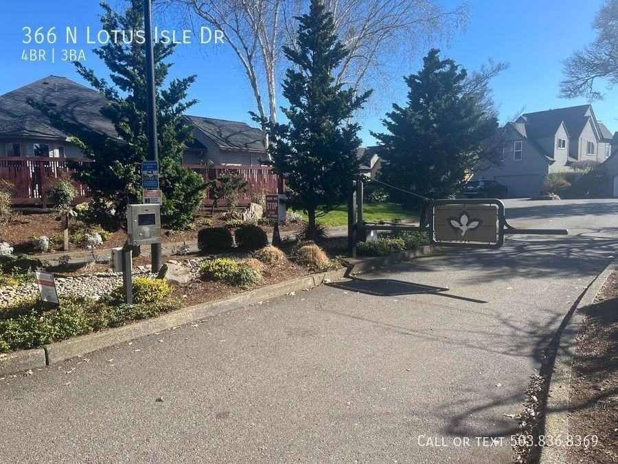 366 N Lotus Isle Dr - Photo 3 of 39