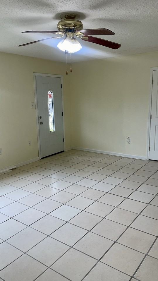 5765 Kilona Dr #NA - Photo 3 of 8