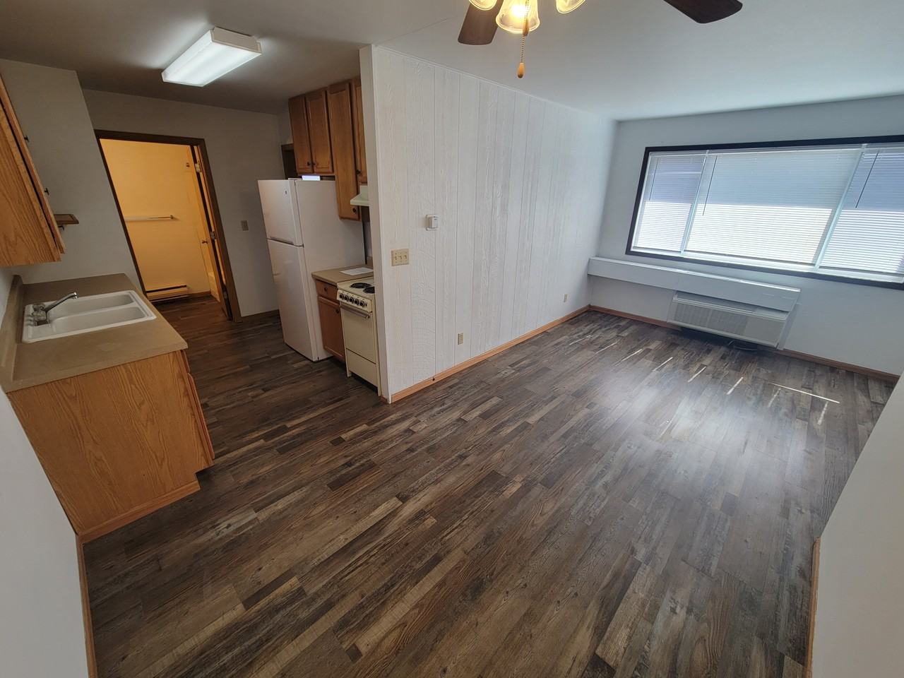 1711 La Crescent St #114