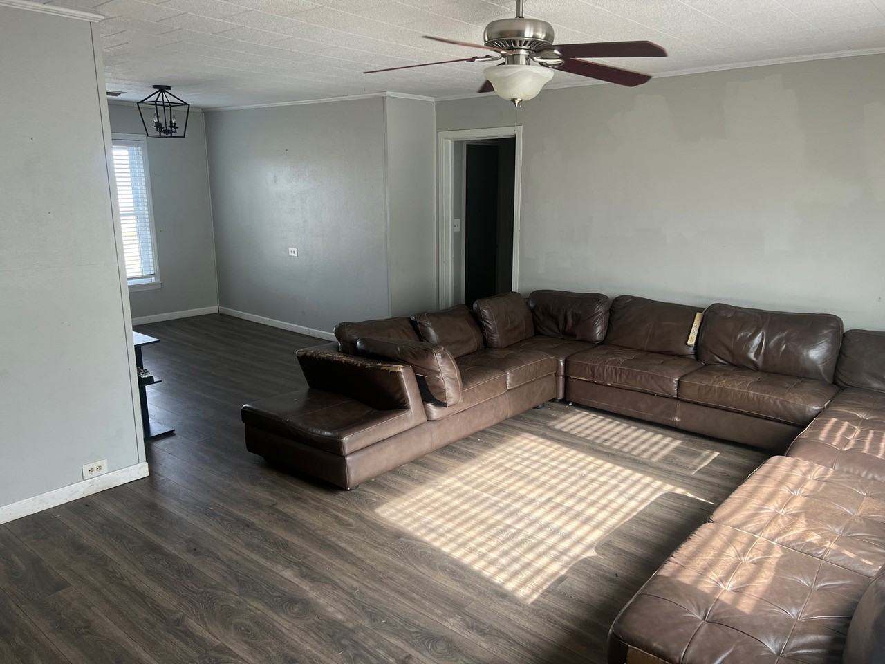 605 E Crawford St #NA - Photo 2 of 11