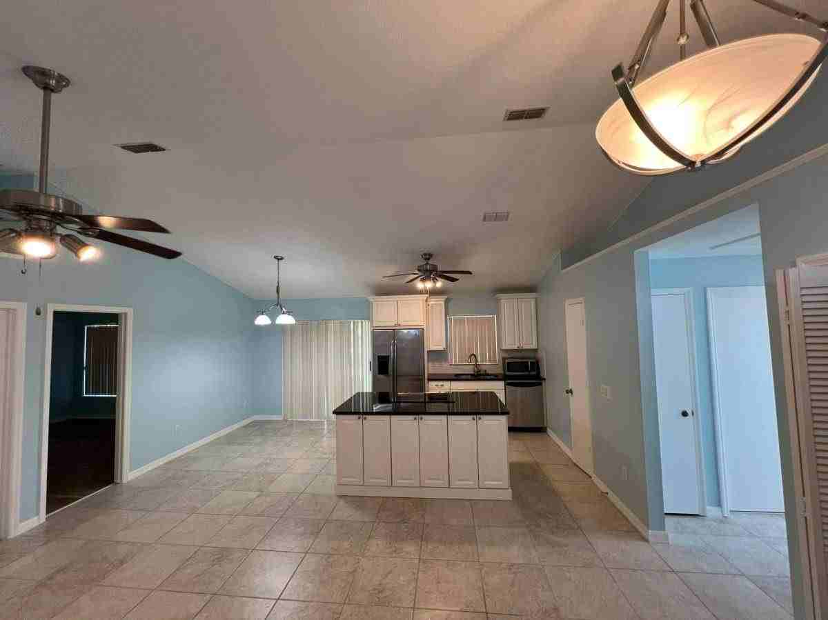 1423 Heather Glen Dr #NA - Photo 2 of 14