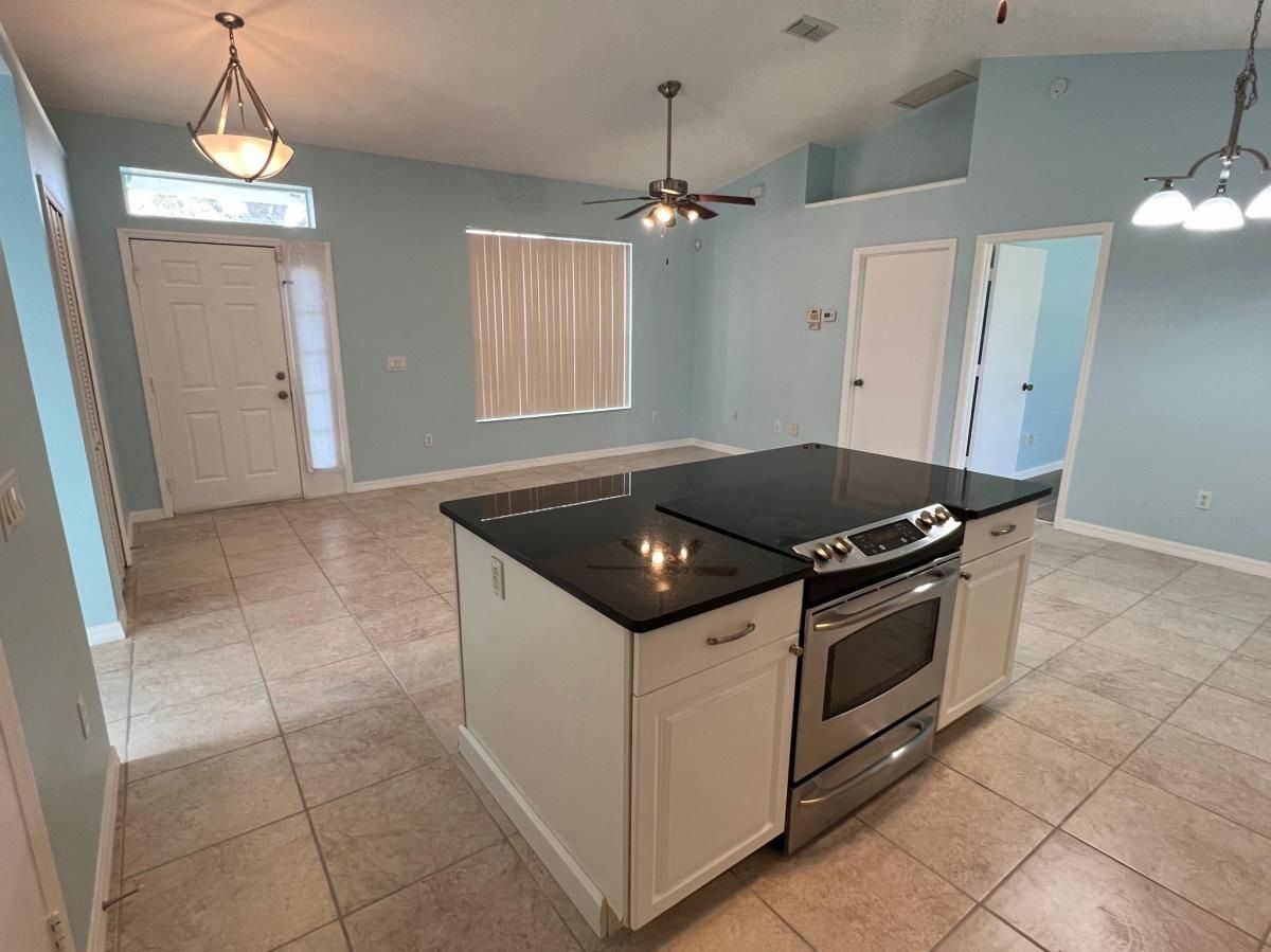 1423 Heather Glen Dr #NA - Photo 4 of 14