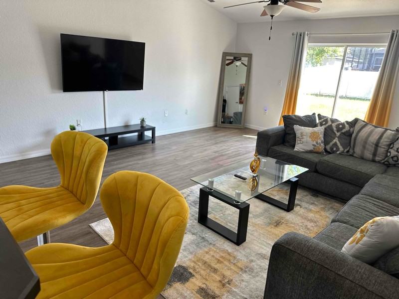 937 Highland Meadows St - Photo 2 of 12