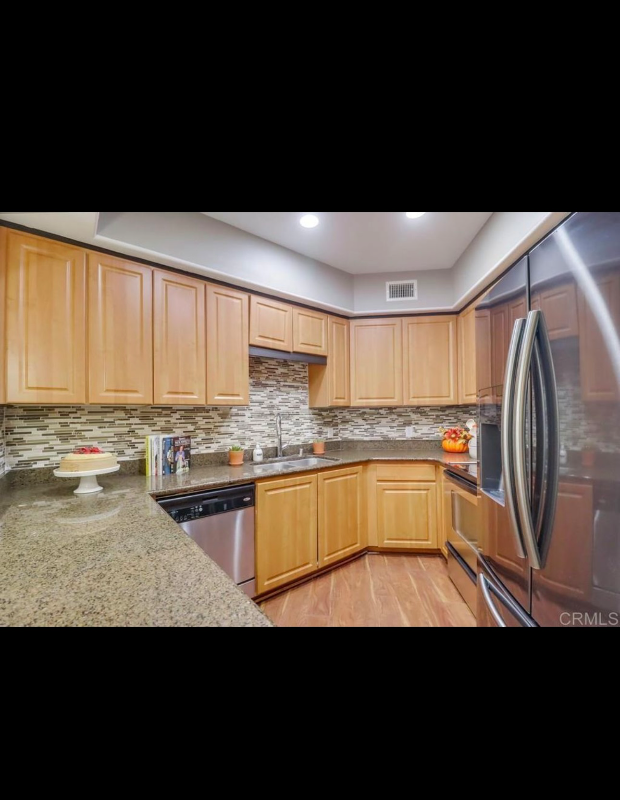 2723 Lake Pointe Dr - Photo 3 of 7