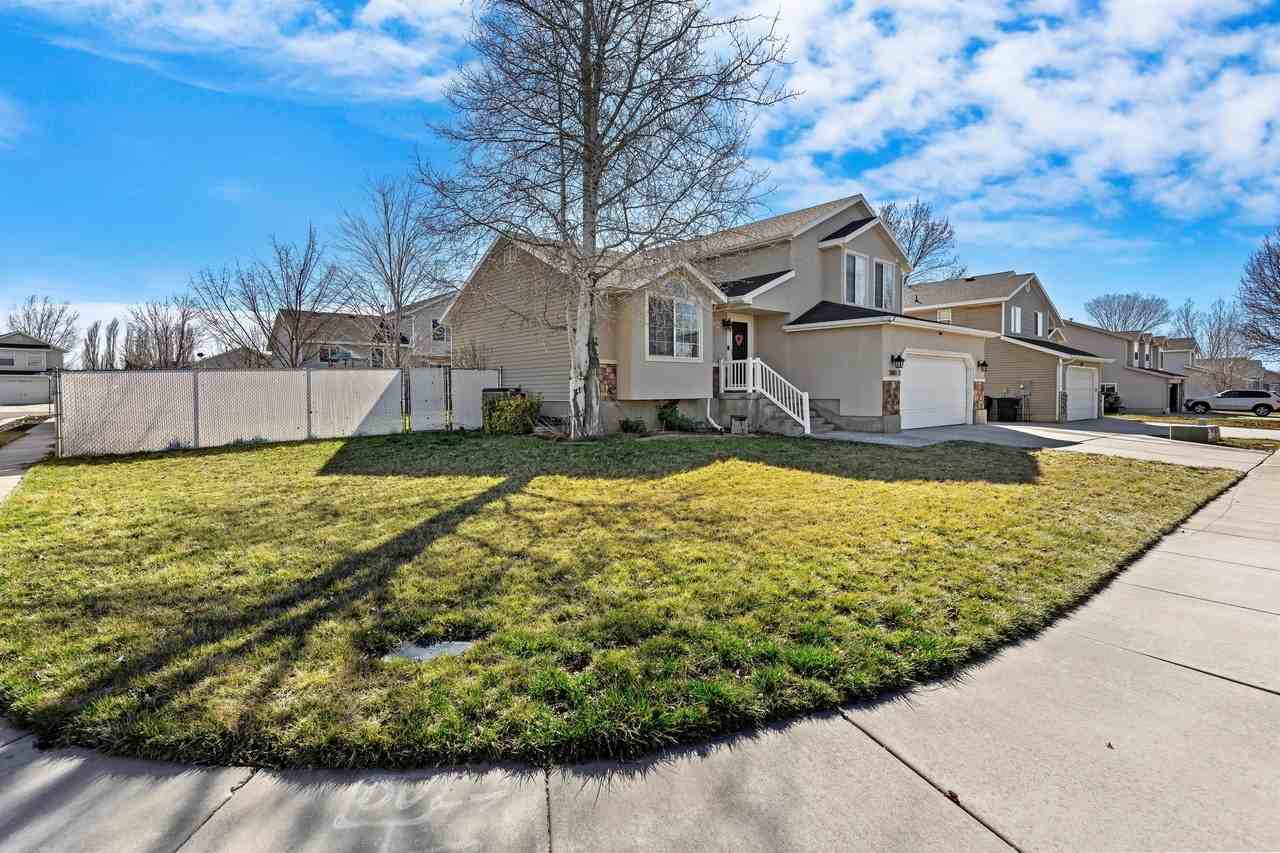 2083 W 2220 N #1 - Photo 3 of 50