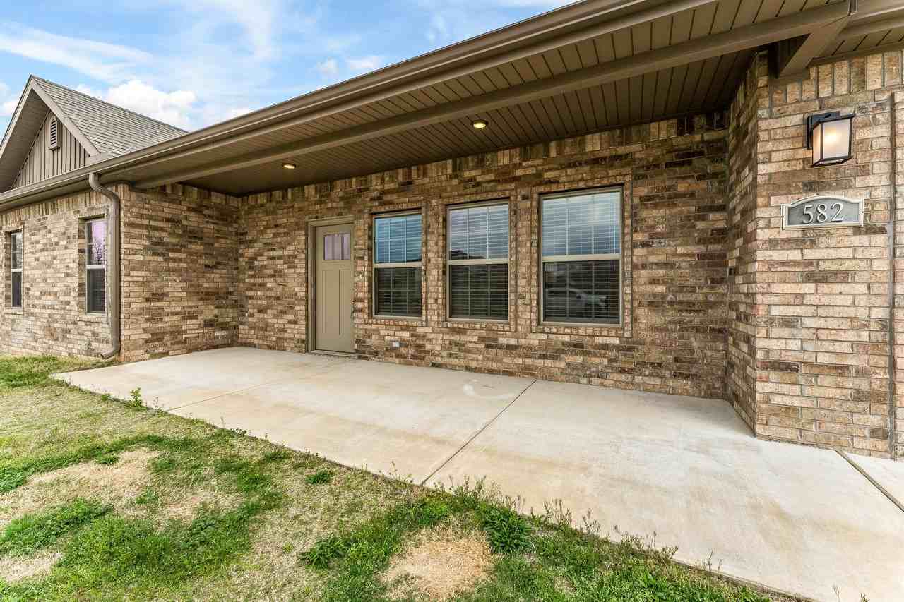 582 Quartz Way #1 - Photo 3 of 31