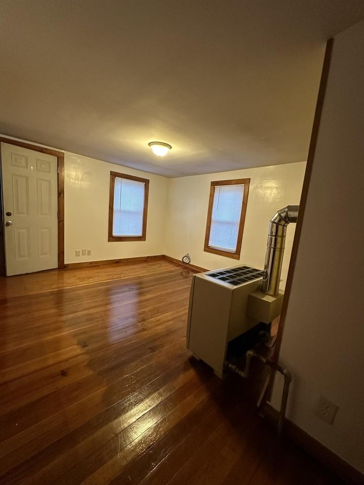 250 Oregon Street - Photo 2 of 7