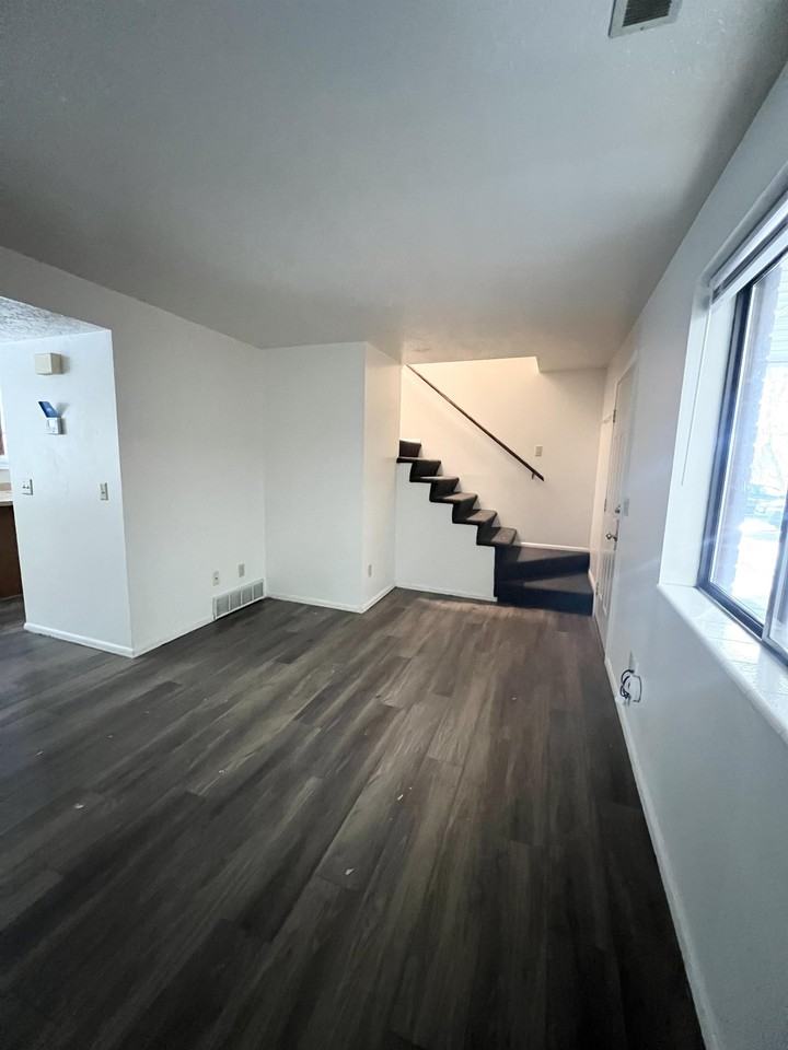 645 1/2 East 400 North - Photo 6 of 13