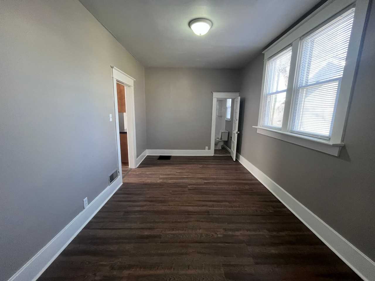 2318 Fox Ave - Photo 3 of 11