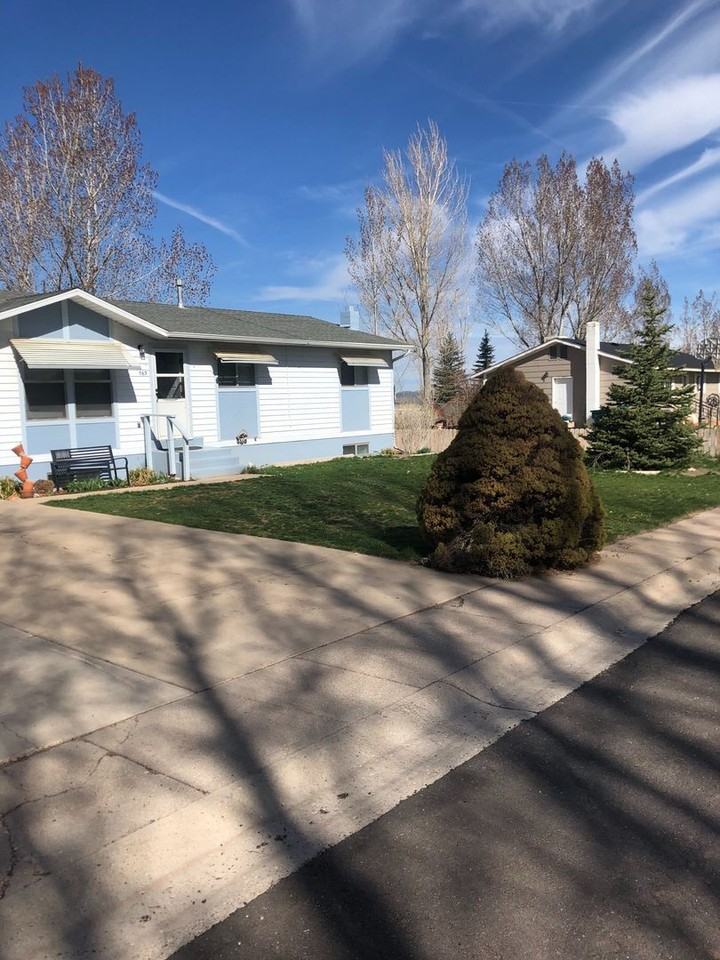 563 Colette Ln - Photo 2 of 16