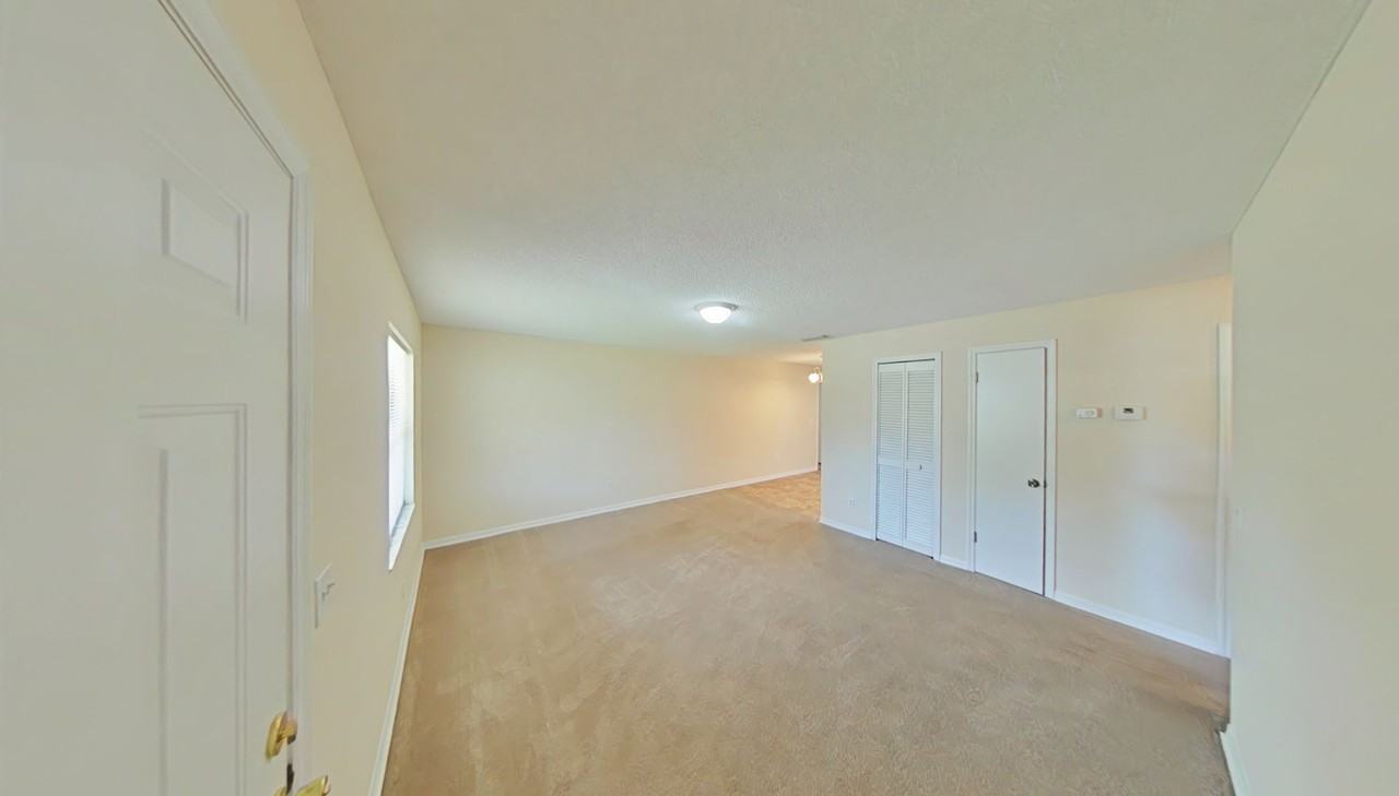 5432 Ne 11th Ave - Photo 2 of 12