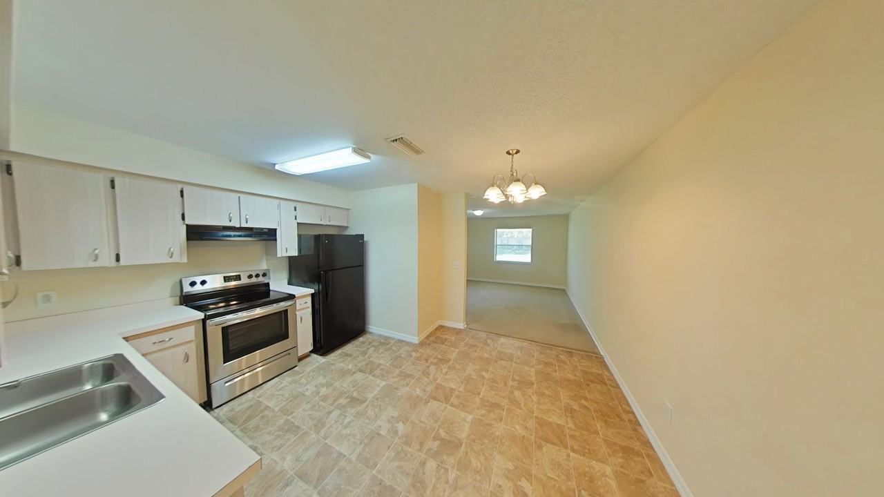 5432 Ne 11th Ave - Photo 5 of 12