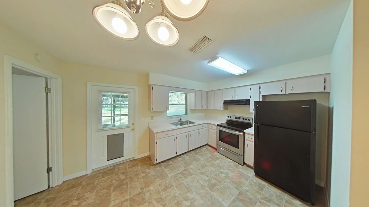 5432 Ne 11th Ave - Photo 6 of 12