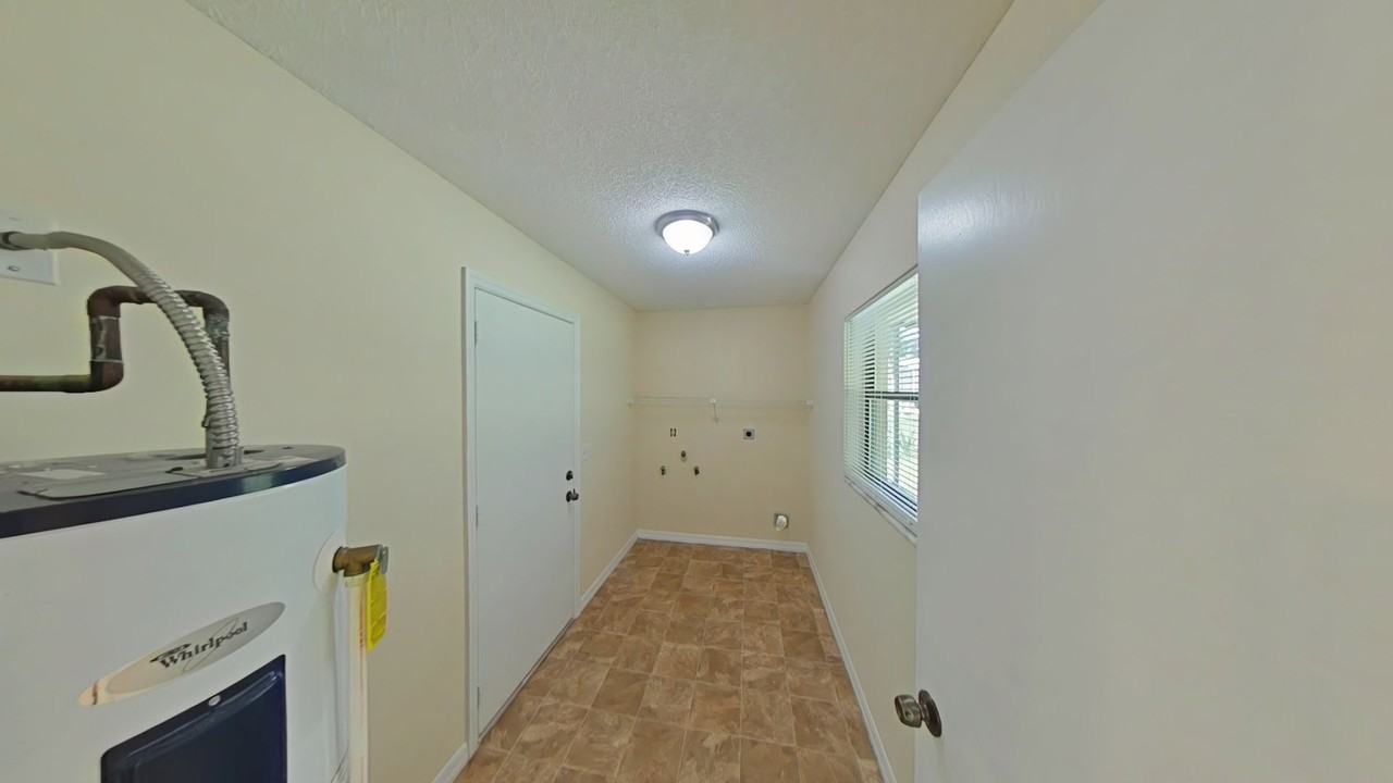 5432 Ne 11th Ave - Photo 7 of 12