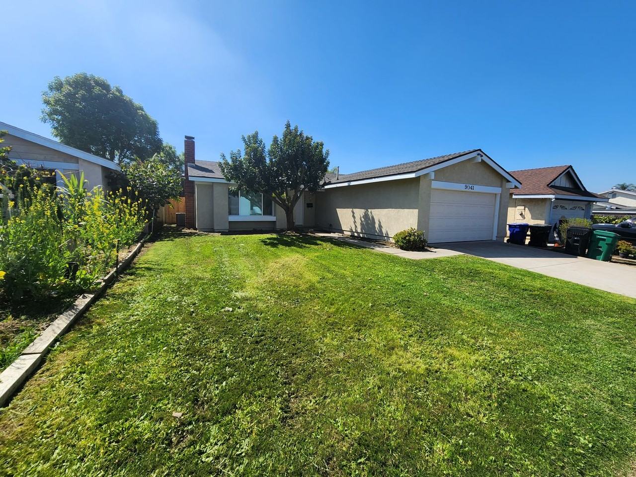 9041 Dewsbury Ave - Photo 2 of 16