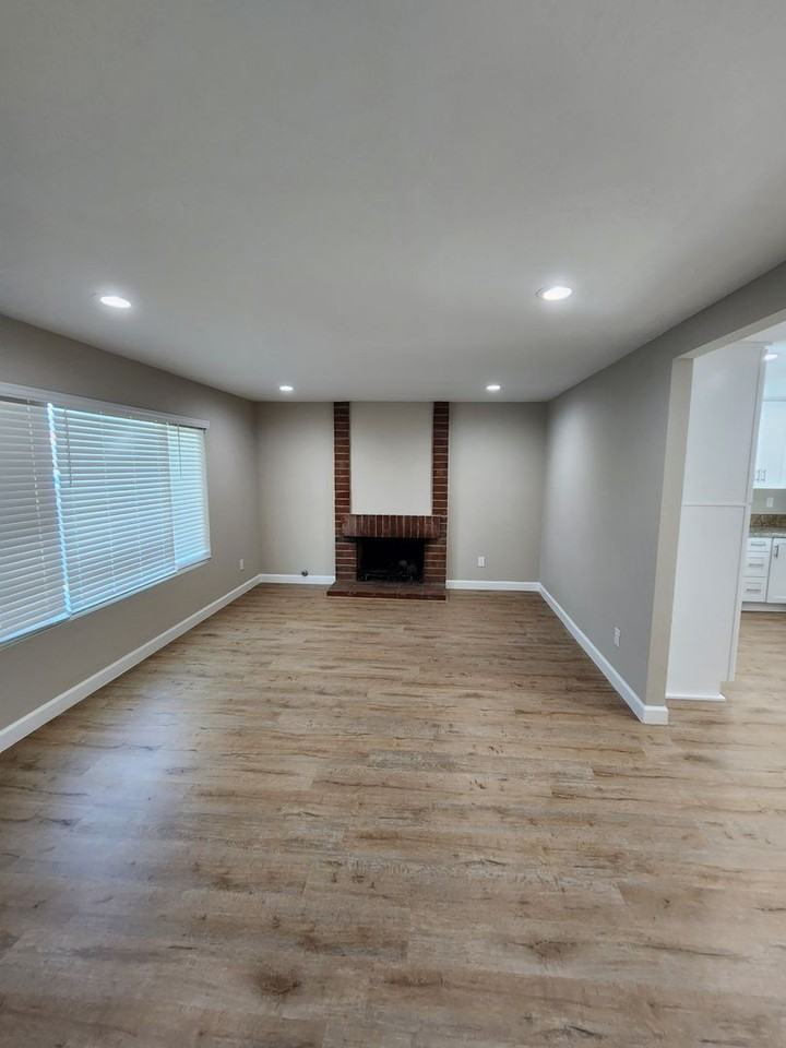 9041 Dewsbury Ave - Photo 4 of 16