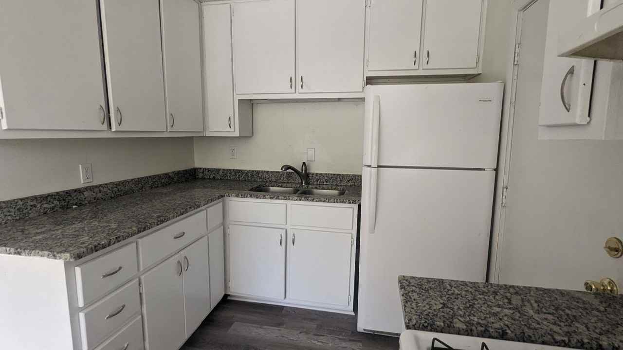 227 Bay St Nw - Photo 7 of 12