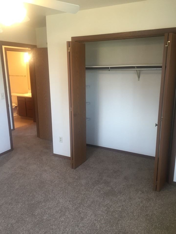 Scott Street Apartments - Photo 6 of 8