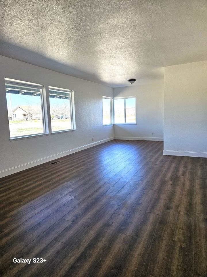 5944 California Ave - Photo 2 of 14